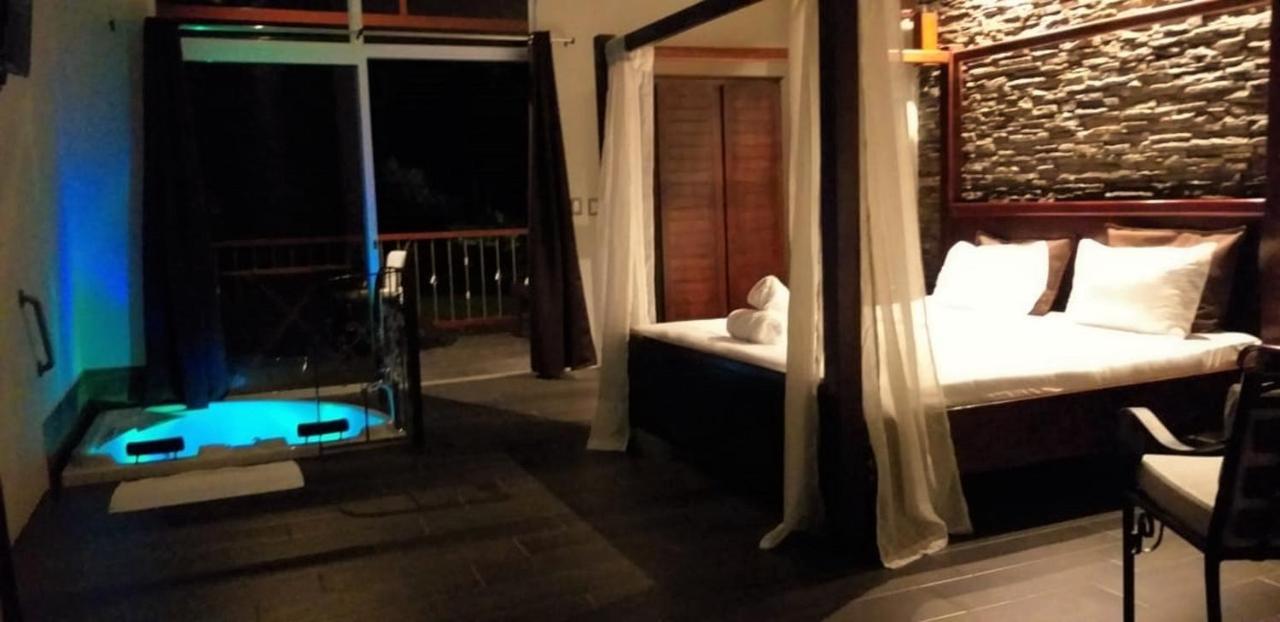 Tropical Suites & Villas La Fortuna Exteriör bild